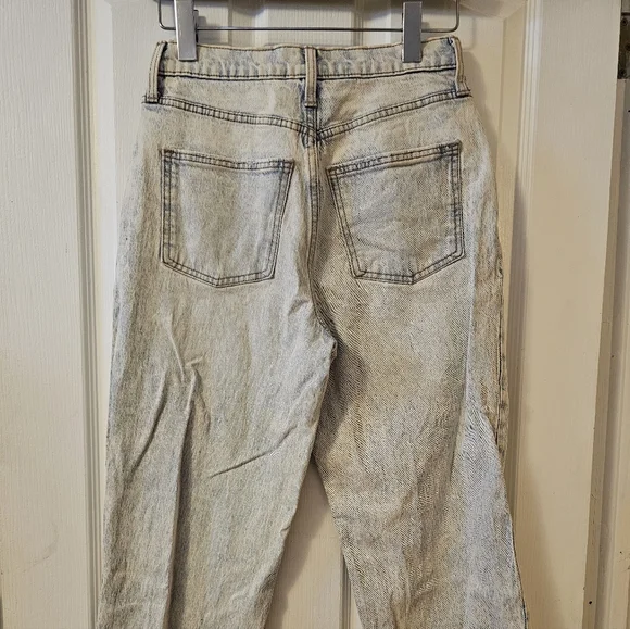 Acid - Picture 4 of 6